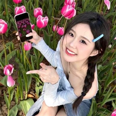 穿着旗袍的女孩
